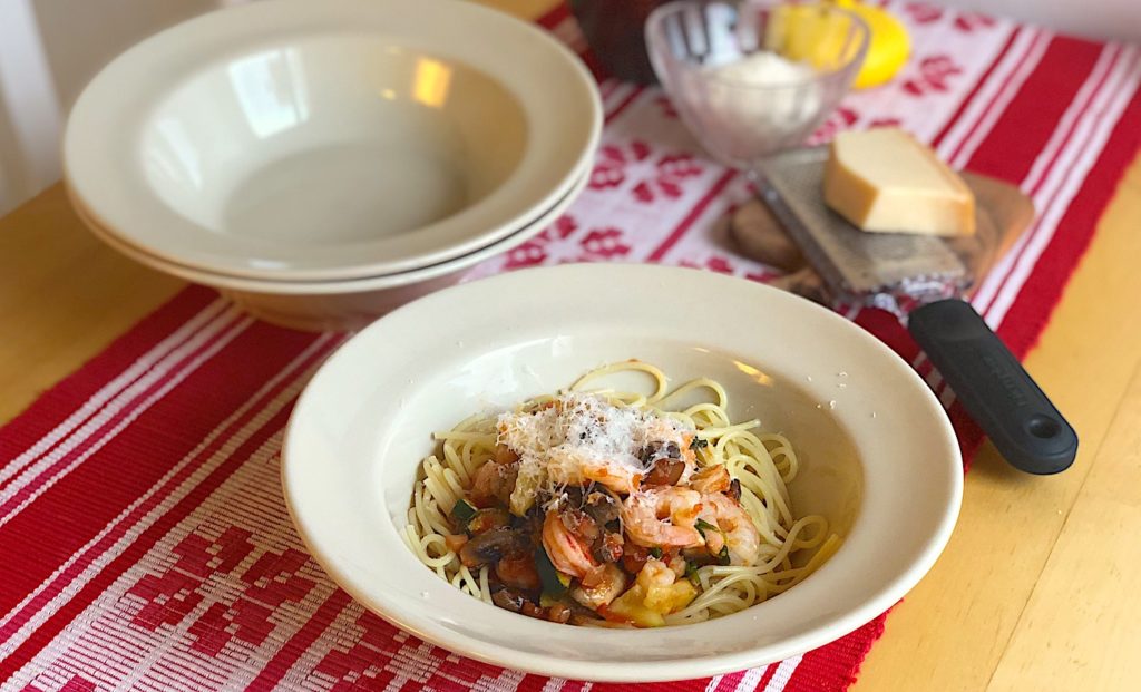 Pasta med räkor och svamp – snabblagad och festlig rätt 